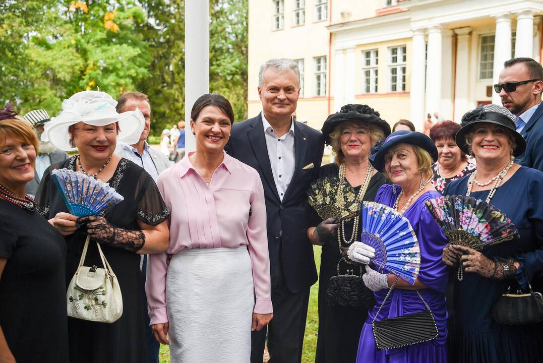 G. Nausėda atidengė A. Smetonos paminklą