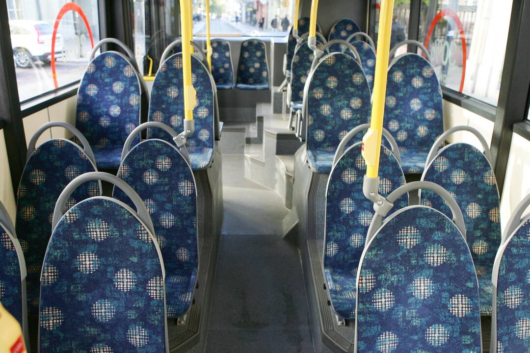 Autobuse nukritusi senolė susilaužė šlaunikaulį