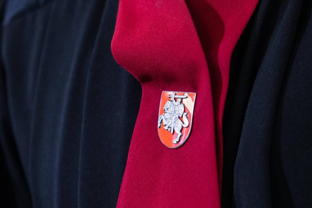 Anykščiuose darbo vietoje rastas neblaivus prokuroras