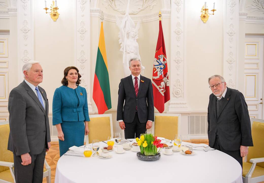 Šventiniuose pusryčiuose – prezidento padėka signatarams ir sąjūdiečiams
