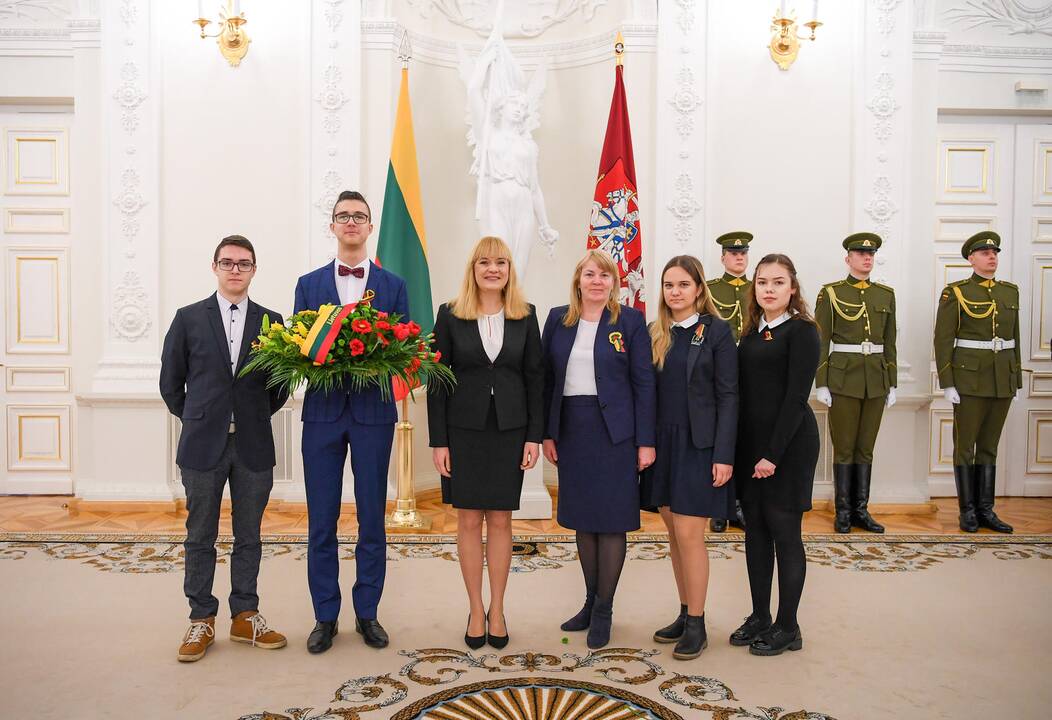 Prezidentūroje pagerbti Vasario 16-osios akto signatarai