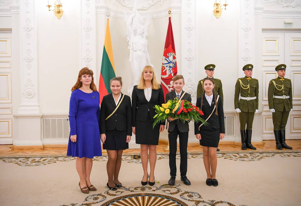 Prezidentūroje pagerbti Vasario 16-osios akto signatarai
