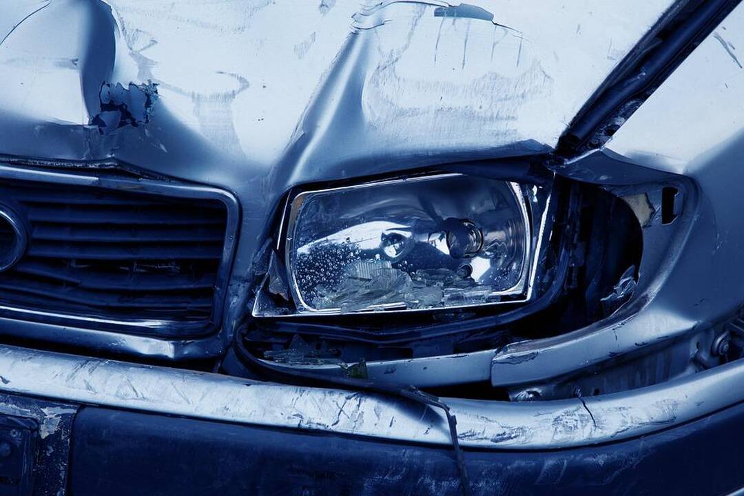 Savaitgalis keliuose: žuvo du vairuotojai, daugiau nei 20 žmonių sužeista