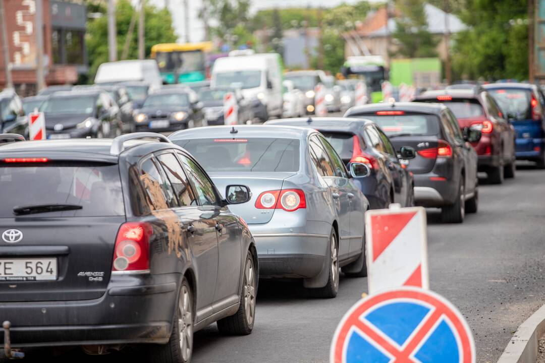 Naujokai: dešimtys tūkstančių besimokančiųjų įsiliejo į eismą pastaruoju metu intensyviai renovuojamose Kauno gatvėse.