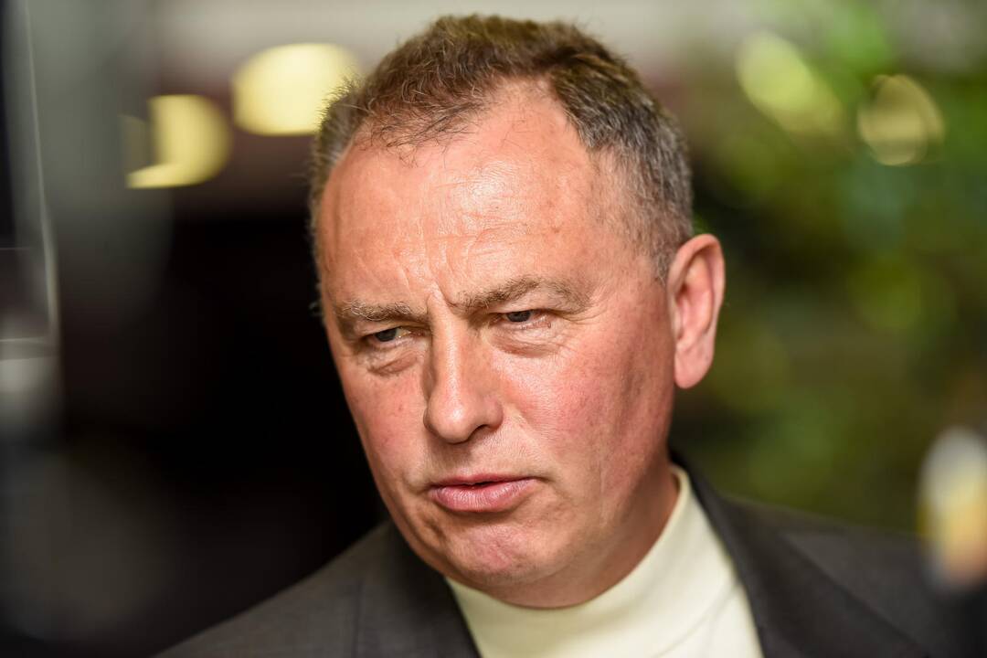 Knygoje A.Stašaitis atskleidžia savo skandalingą praeitį, anuomet mokėtus kyšius bei kontaktus su garsiausiais politikais.