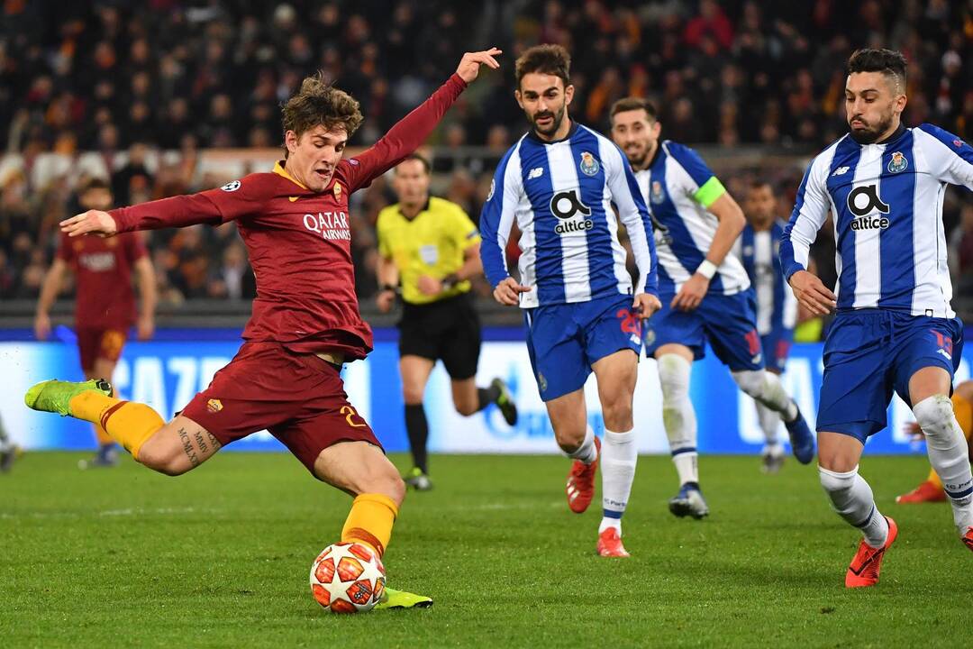 "AS Roma" saugas N. Zaniolo (kairėje)