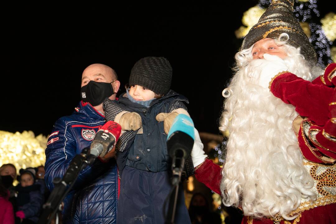 Šventinės Kauno Kalėdų eglės įžiebimo akimirkos