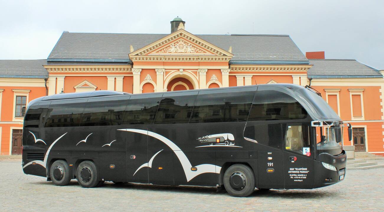 Kasdien prie autobuso vairo sėdantys profesionalūs „Klaipėdos autobusų parko“ vairuotojai ir komfortiška technika – saugios ir ramios kelionės garantas.