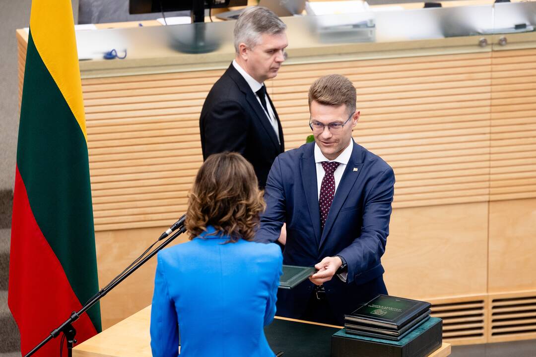 Seime prisiekė nauji ministrai