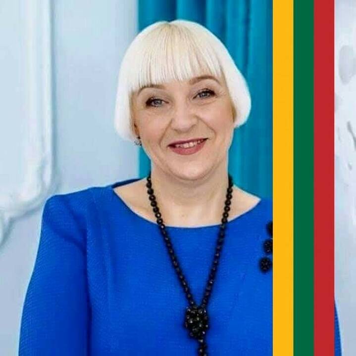 Išgyvenimai: Kyjive gyvenanti lietuvė D. Makarova pati patyrė, ką reiškia karas. Taip atrodė jos namas, į jį pataikius rusų raketos skeveldrai.