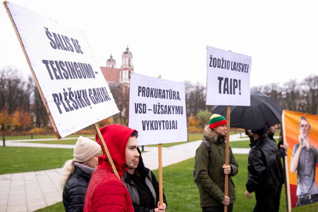 Mitingas už šnipinėjimą nuteistam A. Paleckui palaikyti