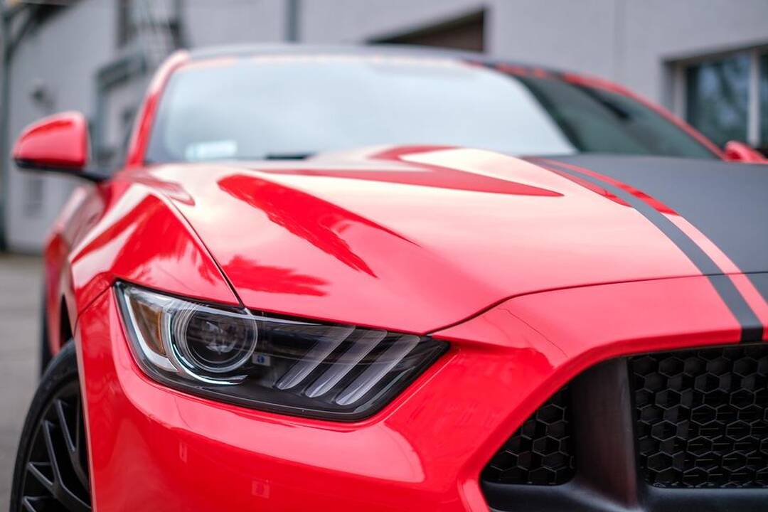 Tyrimas: ar prabangus automobilis turi reikšmės vyro ir moters santykiams