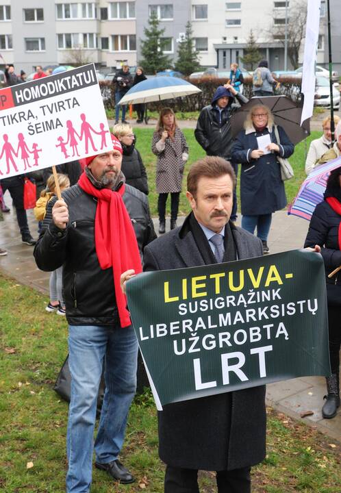 Prie LRT susirinko mitinguotojai