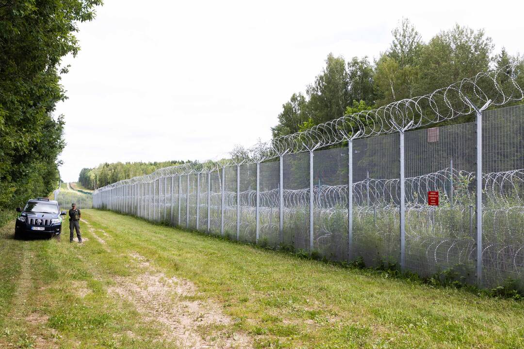 Neteisėtų migrantų antplūdis Baltarusijos pasienyje vėl nuslopo