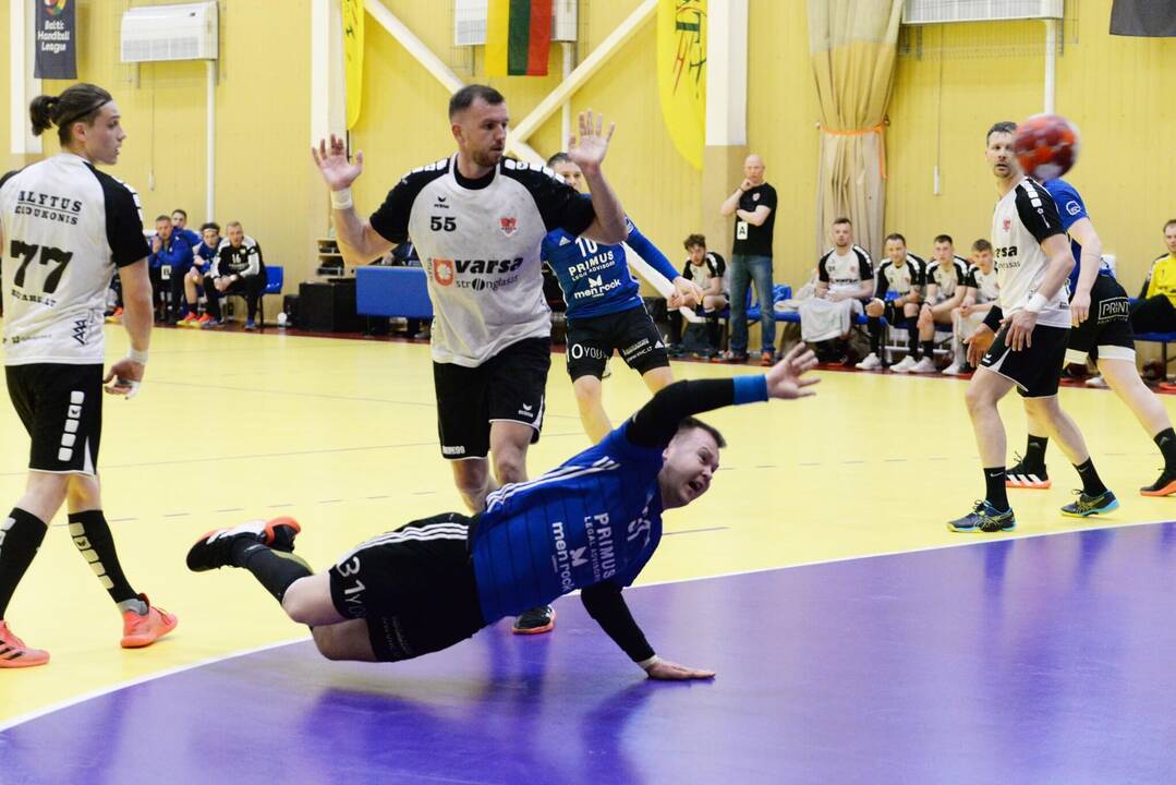 Rankinio lygos pusfinalius pergalėmis pradėjo „Šviesos“ ir „Dragūno“ rankininkai