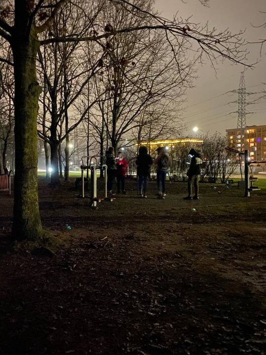 Kaunietė pasipiktino jaunuolių neatsakingumu: būriavosi ir nedėvėjo kaukių