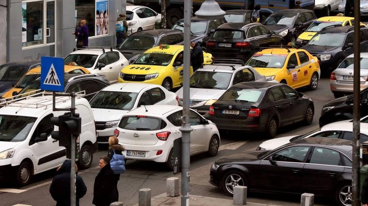 Chaosas keliuose: ko nedaryti šventinėse spūstyse?