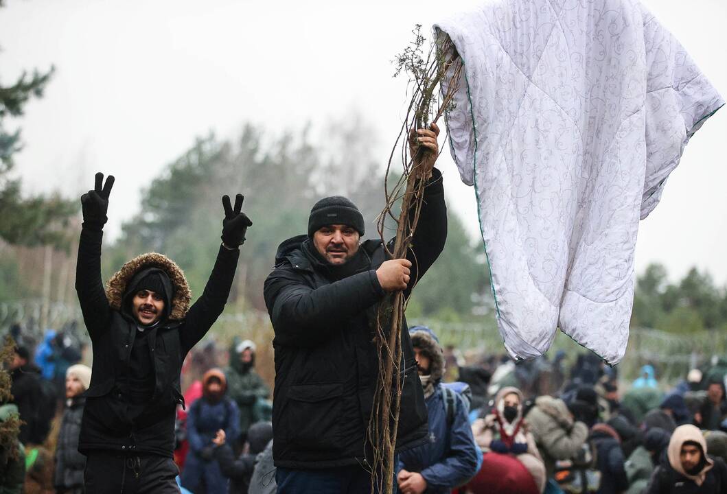 Nelegalūs migrantai Lenkijos ir Baltarusijos pasienyje