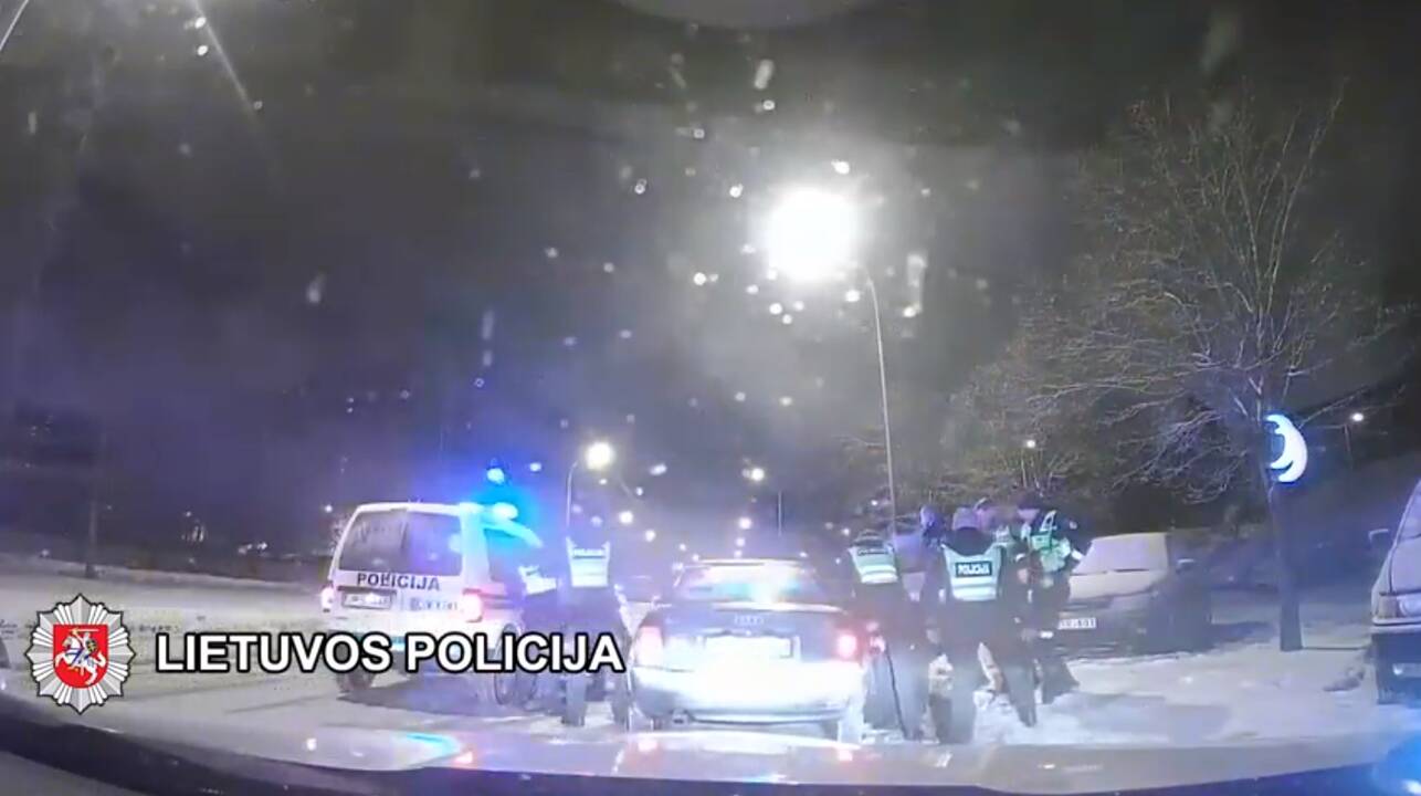 Vilniuje neblaivaus „Audi“ vairuotojo gaudynės priminė serialą „Kobra 11“