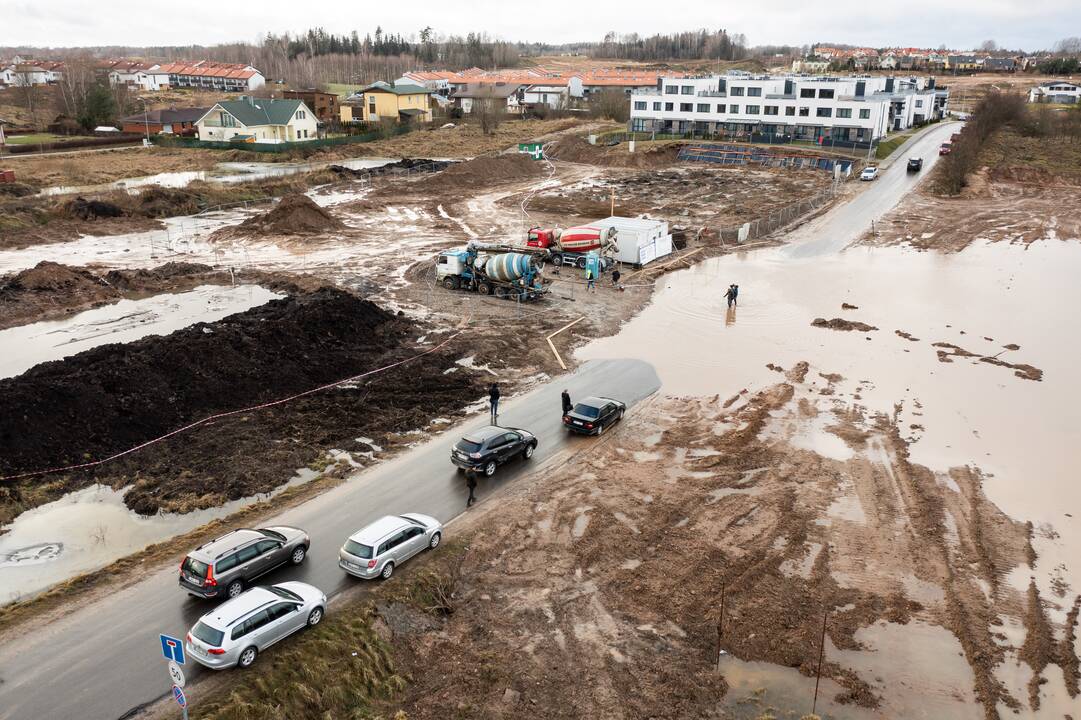 Užlieta Bendorėlių 1-osios alėjos atkarpa