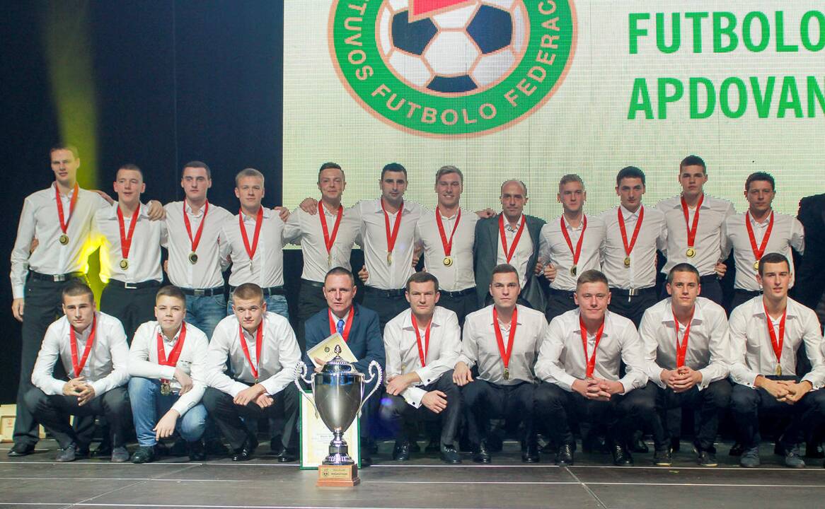 Išdalinti 2014 metų futbolo sezono apdovanojimai