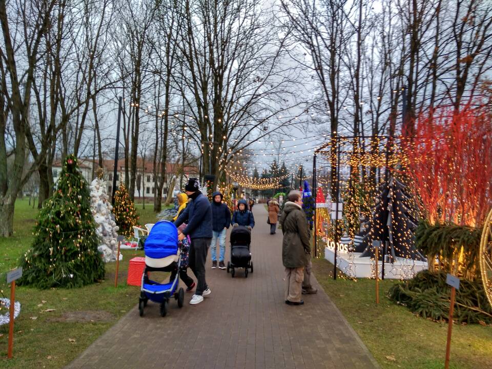 Jonavos Kalėdinių eglučių miestelis