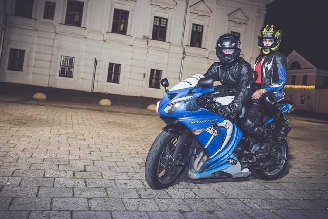 Motociklininkai paminėjo Lietuvos šimtmetį