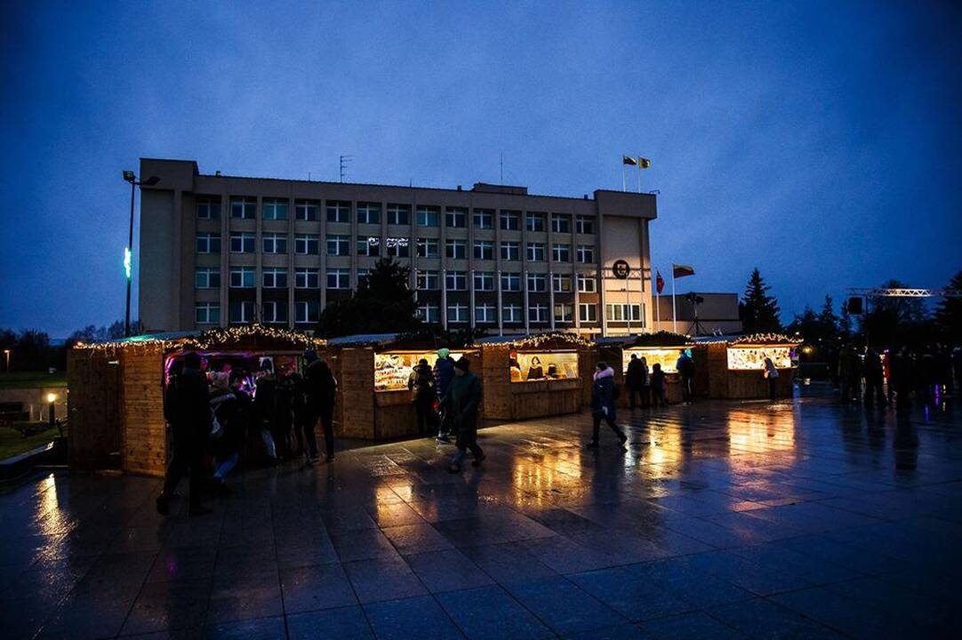 Marijampolėje sušvito Kalėdų eglė