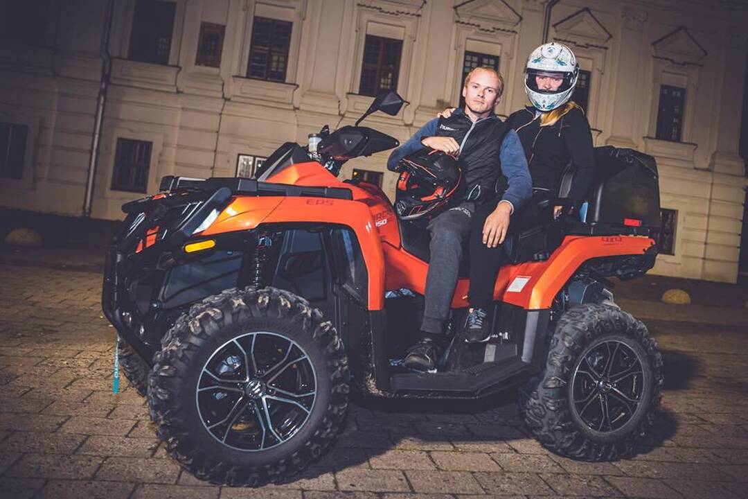 Motociklininkai paminėjo Lietuvos šimtmetį