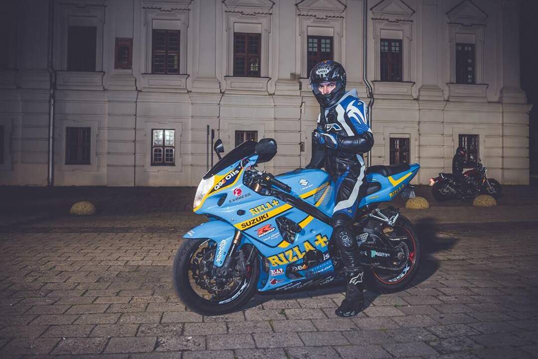 Motociklininkai paminėjo Lietuvos šimtmetį