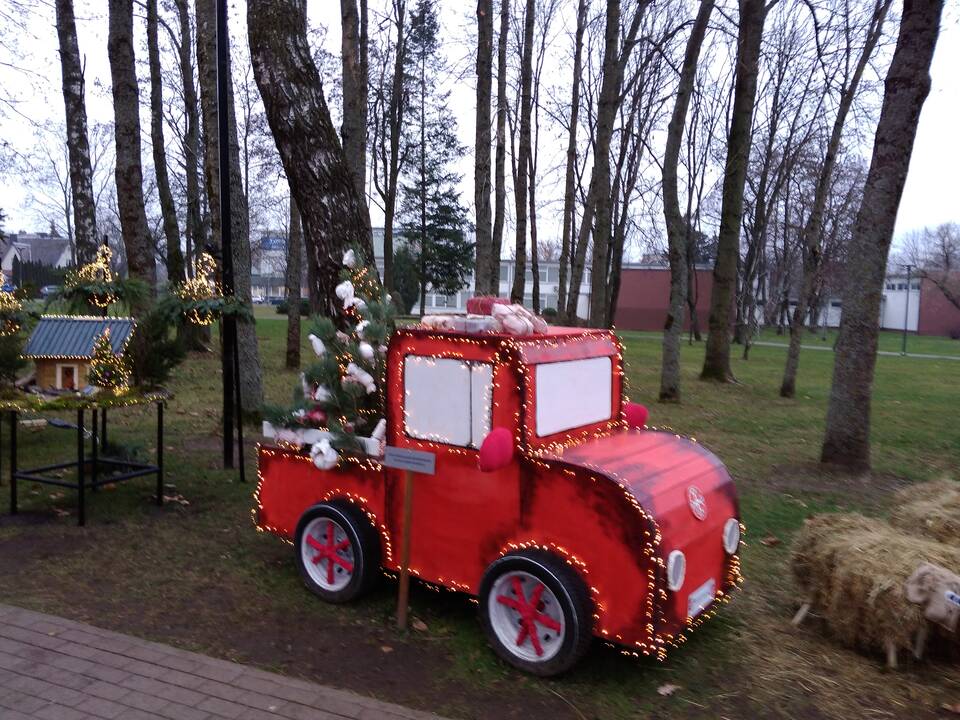 Jonavos Kalėdinių eglučių miestelis