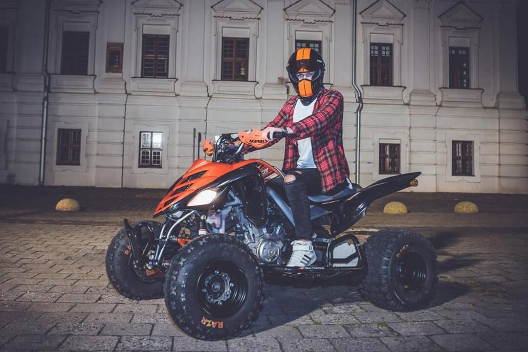Motociklininkai paminėjo Lietuvos šimtmetį
