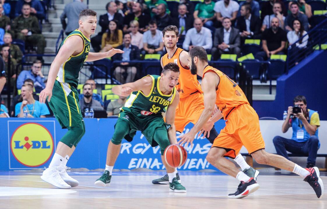 Krepšinis: Lietuva - Olandija 95:93