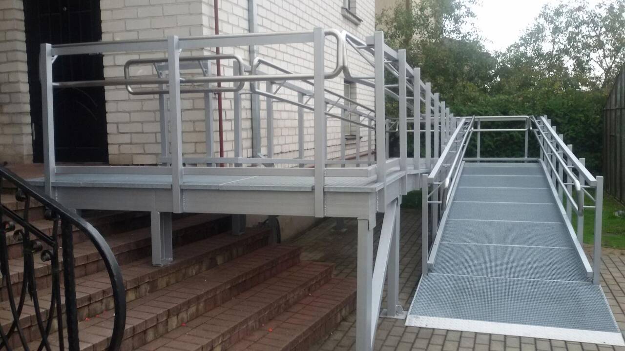 Domeikavoje jaunuoliui įrengtas pandusas