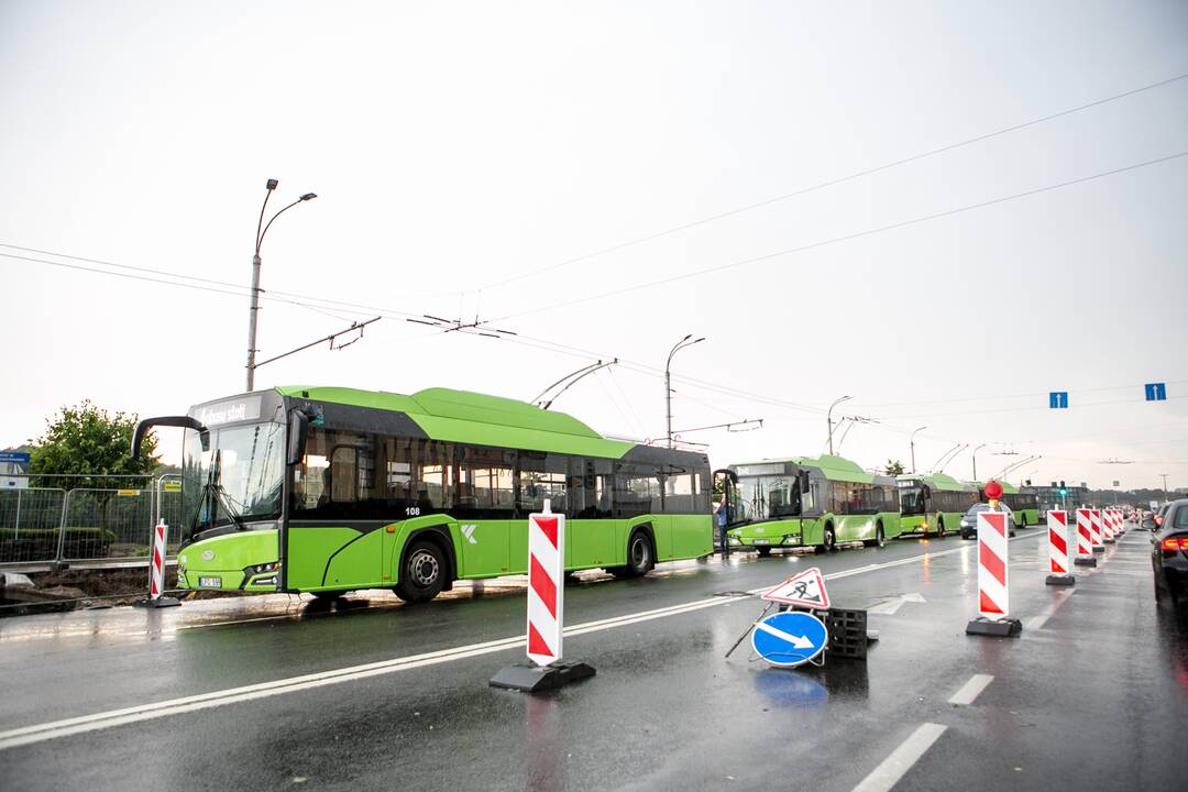 Po alinančios kaitros Kauną nuplovė liūtis