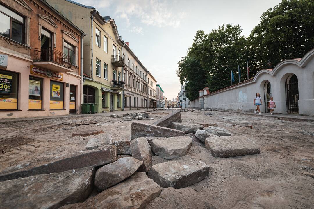 Pradėtas ardyti Vilniaus gatvės grindinys