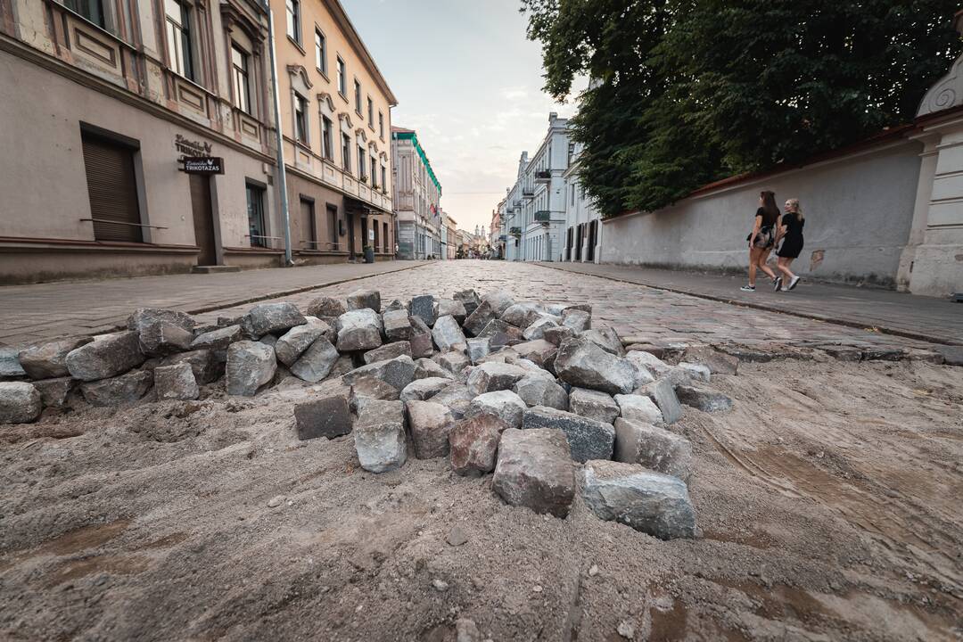 Pradėtas ardyti Vilniaus gatvės grindinys