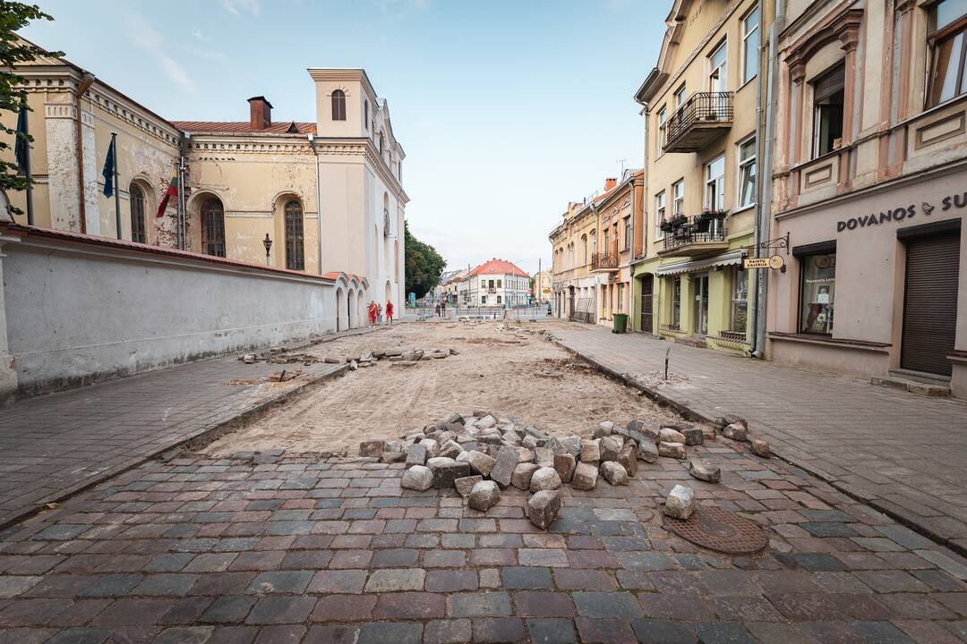 Pradėtas ardyti Vilniaus gatvės grindinys