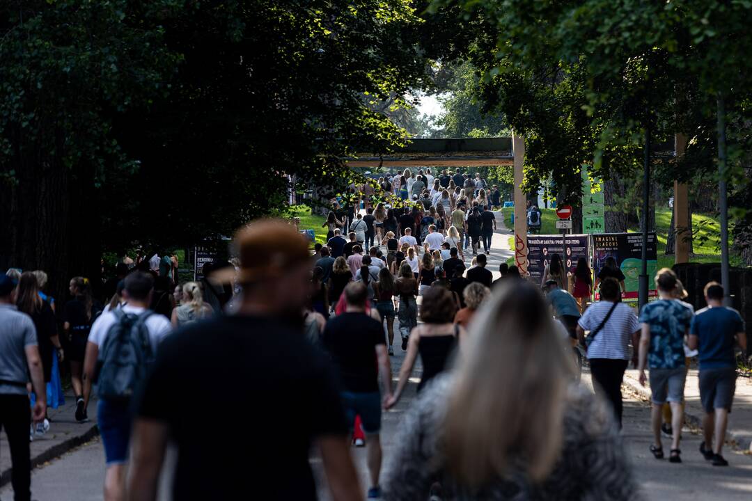 Minia renkasi į „Imagine Dragons“ koncertą