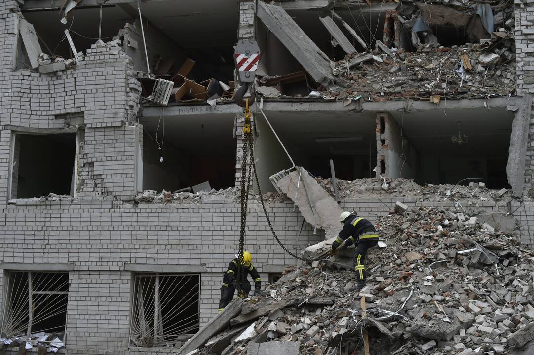 Rusai numetė tris aviacines bombas ant Donecko srities Lymano miesto
