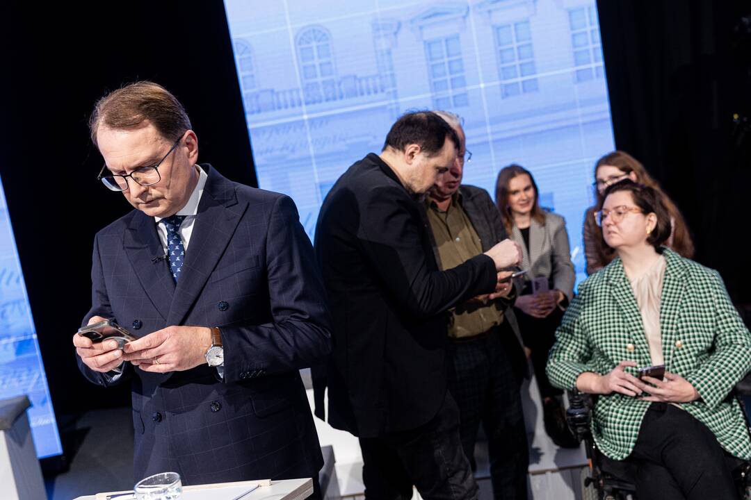 Pirmieji prezidento rinkimų kandidatų debatai