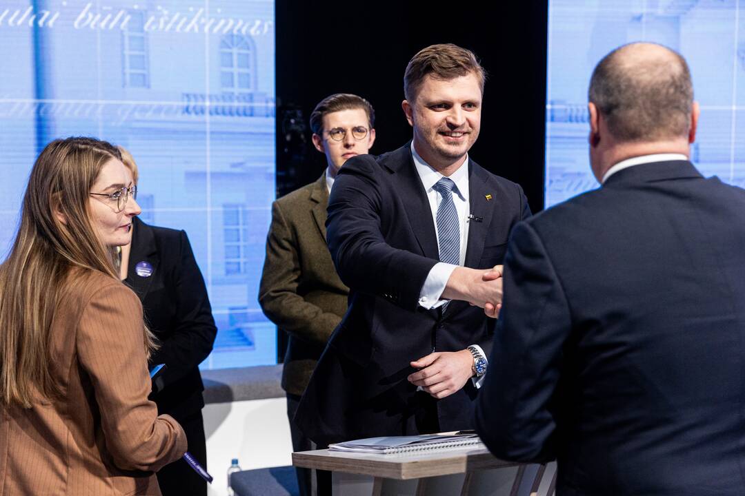 Pirmieji prezidento rinkimų kandidatų debatai