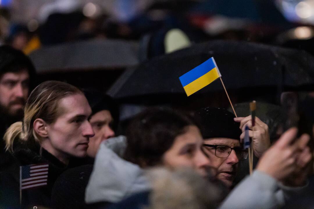 Protestas prie Seimo: „Dešimt tylos minučių“