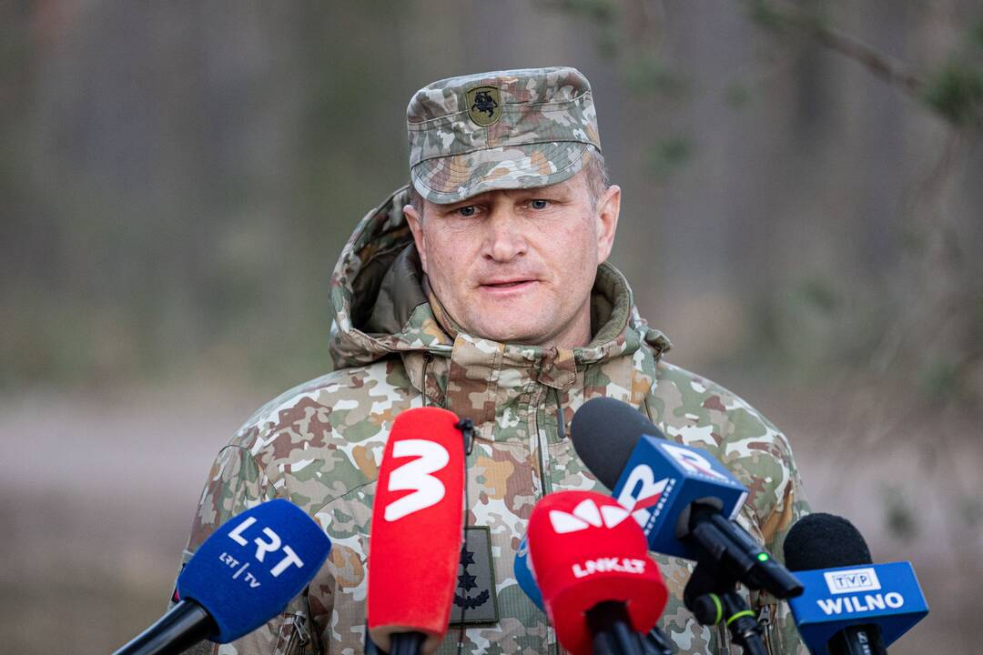 Pabradės gelbėjimo operacijos vadovo komentaras ir į poligoną vykstanti technika