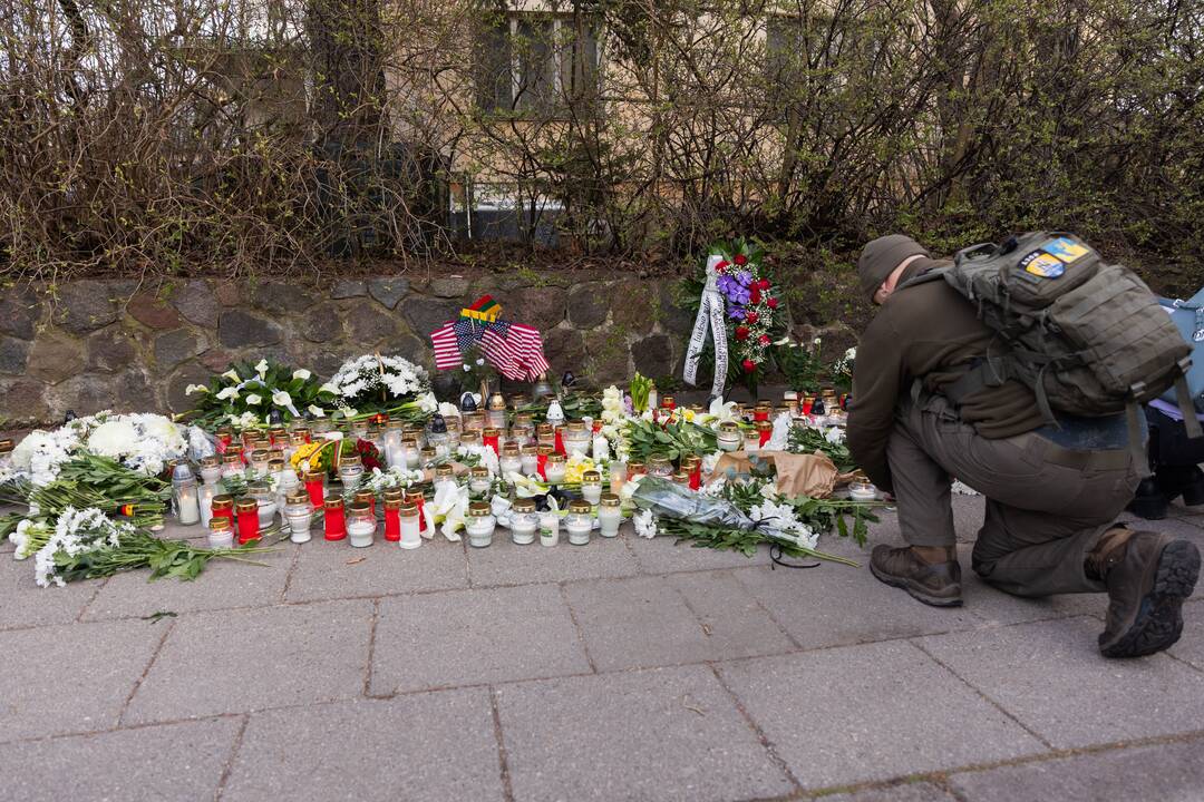 JAV karių pagerbimas prie JAV ambasados Vilniuje