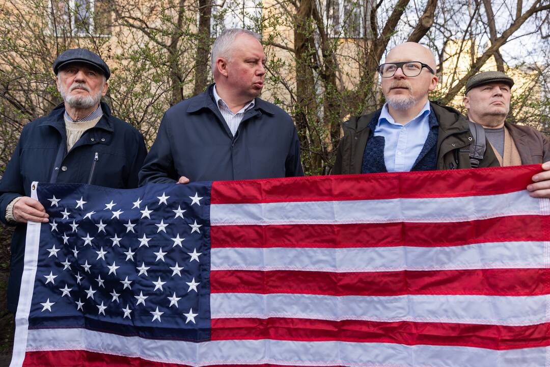 JAV karių pagerbimas prie JAV ambasados Vilniuje