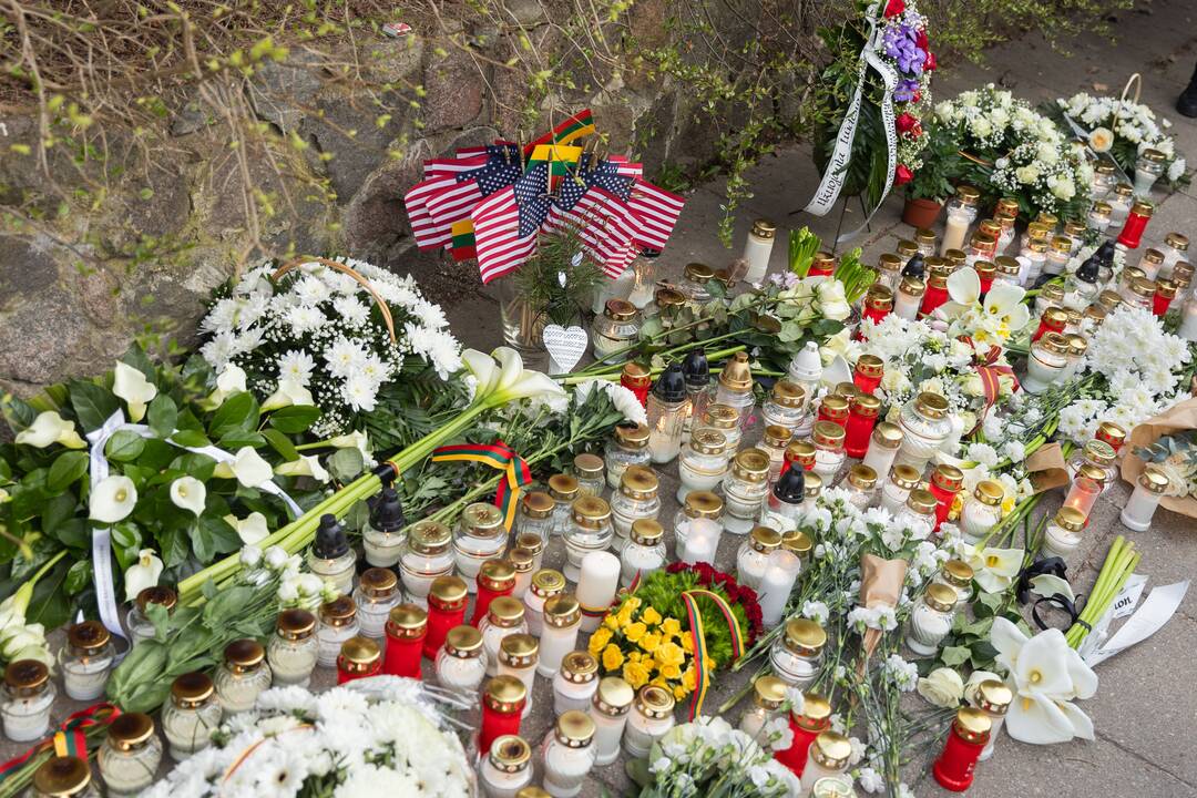 JAV karių pagerbimas prie JAV ambasados Vilniuje