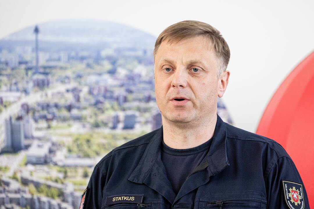 Spaudos konferencija dėl gaisro atliekų rūšiavimo įmonėje