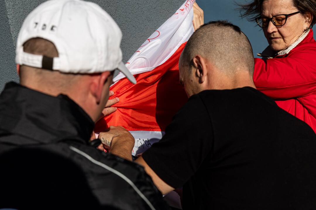 Baltarusių protestas prie Baltarusijos ambasados