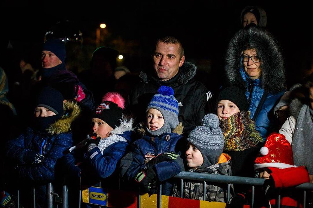 Marijampolėje sušvito Kalėdų eglė